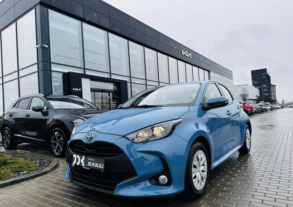 Toyota Yaris cena 68800 przebieg: 26792, rok produkcji 2021 z Gdańsk małe 172